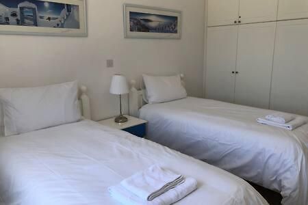 Kings Palace - Superb 2 Bed Ground Floor Apartment Пафос Экстерьер фото