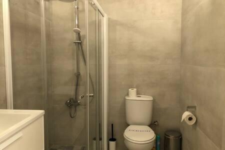 Kings Palace - Superb 2 Bed Ground Floor Apartment Пафос Экстерьер фото
